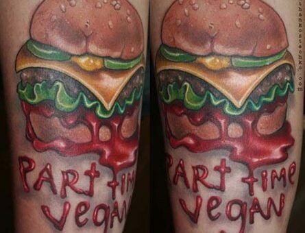 Австралійське кафе обіцяє безкоштовний бургер кожному власникові татуювання із зображенням бургера