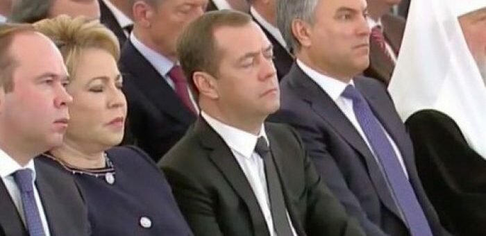 Медведєв спить з Матвієнко: на виступі Путіна спливла сенсація (Фото)