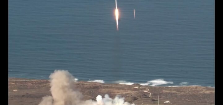 Відео запуску ракети SpaceX Falcon 9, зняте з висоти пташиного польоту