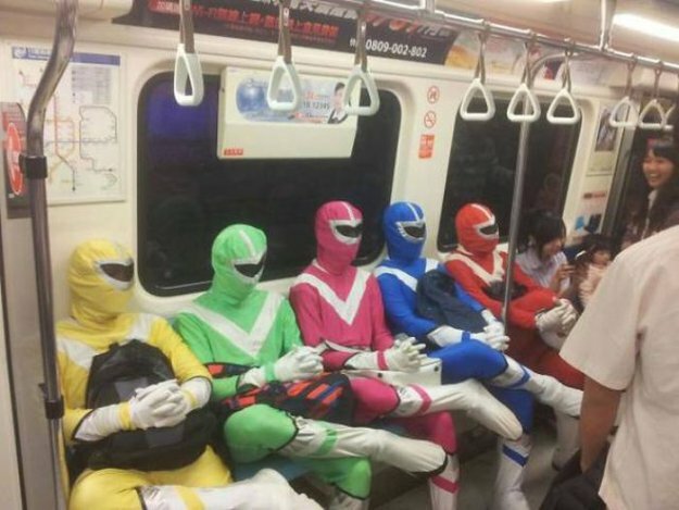 Прикольные фото  пассажиров из метро разных городов мира