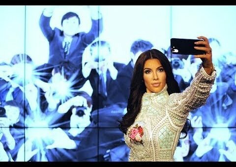 Ким Кардашян похвасталась соблазнительными снимками в бикини