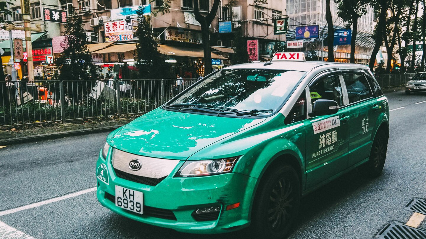 Подвыпивший китаец случайно заплатил в 100 раз больше за такси