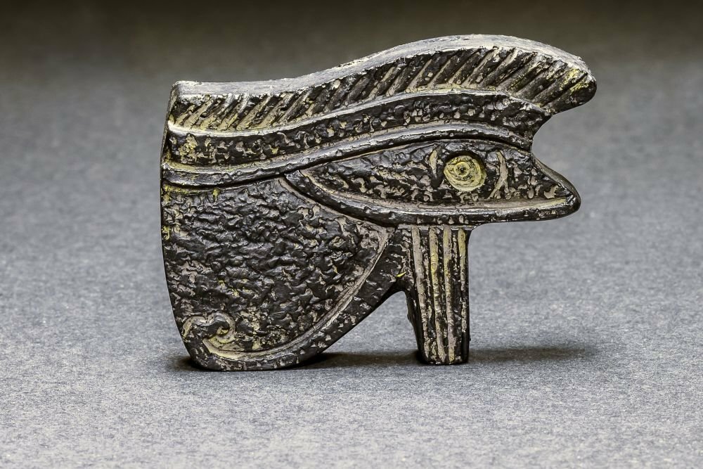 В Омане найден древнеегипетский амулет - символ власти фараонов