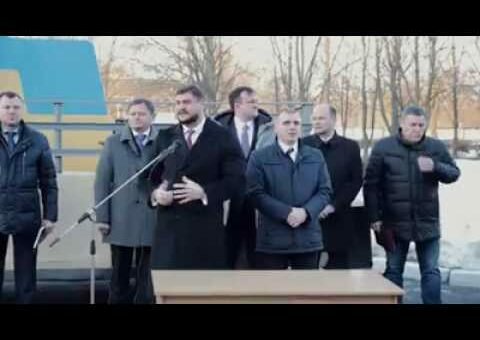 Миколаївські чиновники віджимались на плацу (відео)