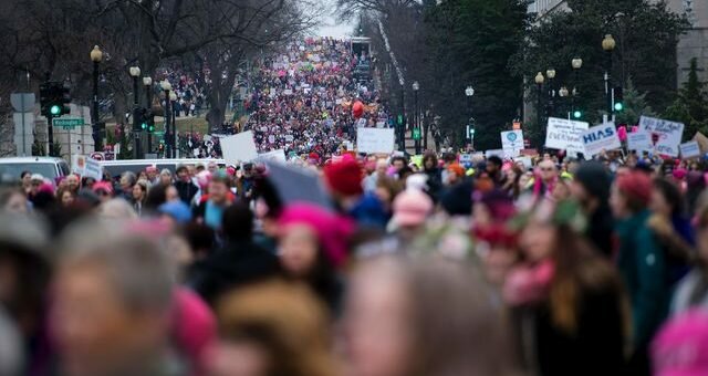 Мільйони жінок у всьому світі вийшли на марші проти Трампа