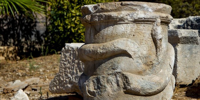 Археологи обнаружили в Турции змеиный алтарь